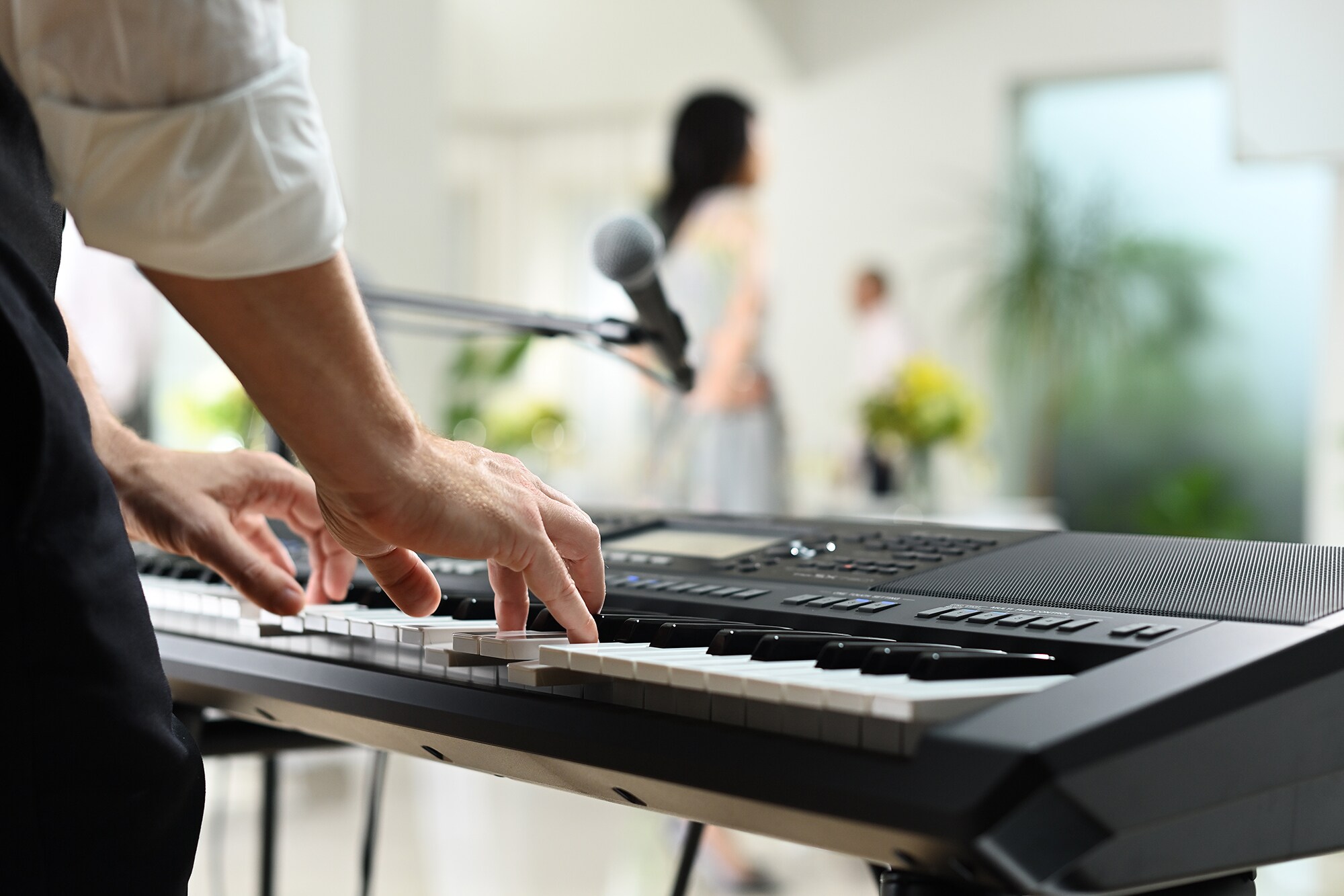 Yamaha Arranger Workstation PSR-SX720+ yang sedang dimainkan di venue pesta
