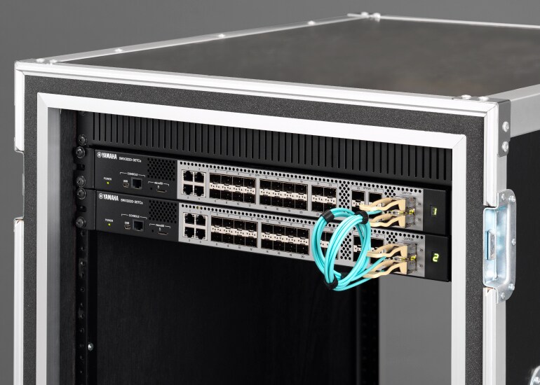 Dukungan Stacking 100GbE: Pengelolaan Terpadu untuk Unit Ganda