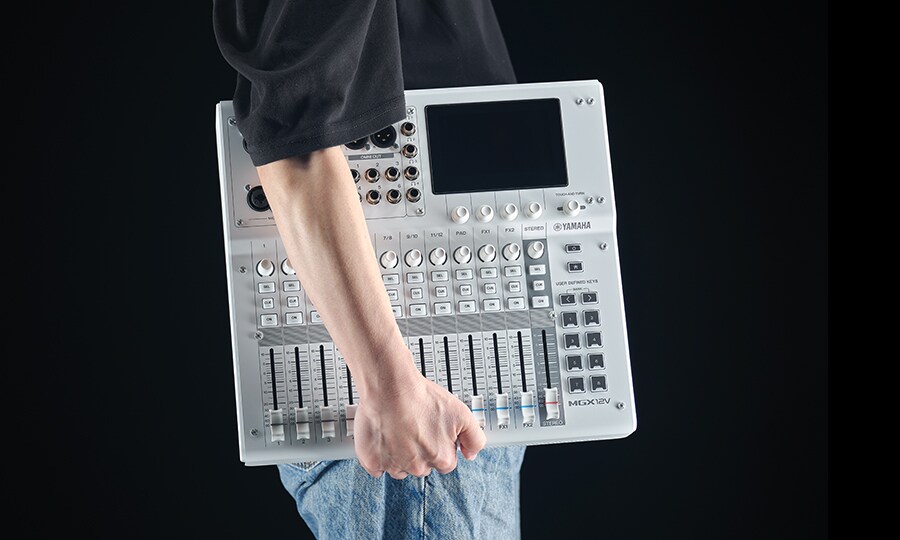 Yamaha MGX12: Ke Mana Saja Anda Pergi